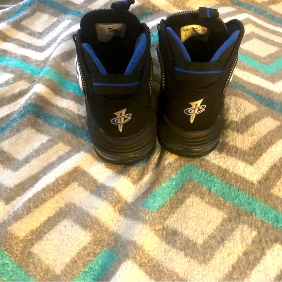 Nike - Picture 2 of 3